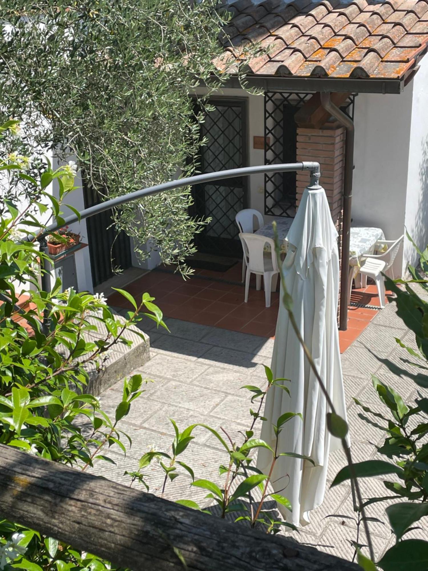 Le Casacce Case Per Vacanze Carmignano Bagian luar foto