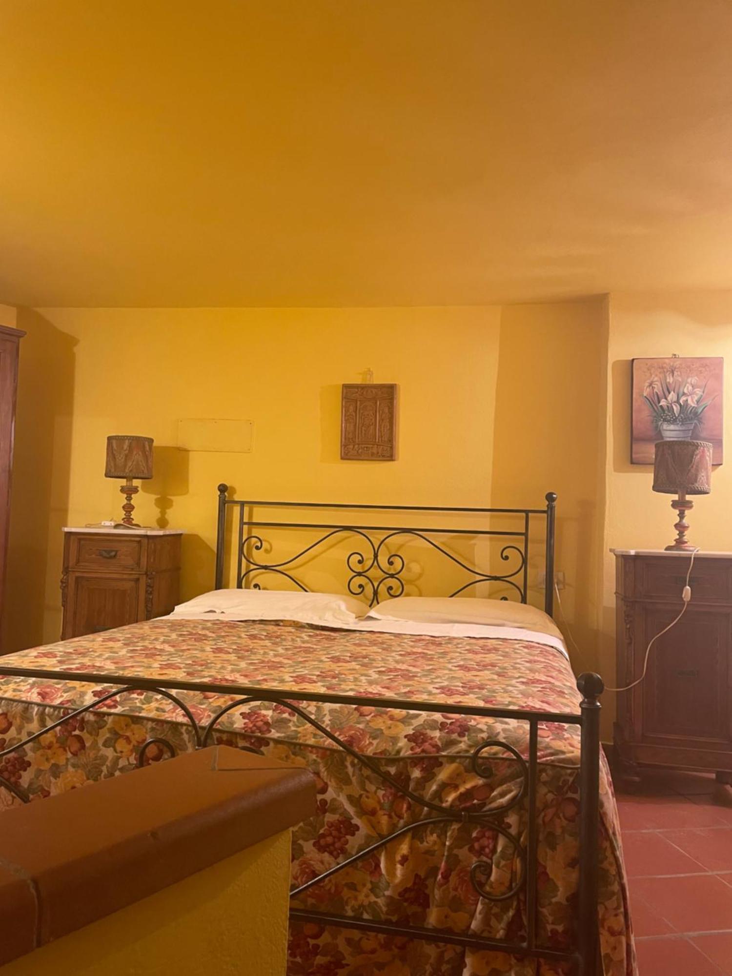 Le Casacce Case Per Vacanze Carmignano Bagian luar foto